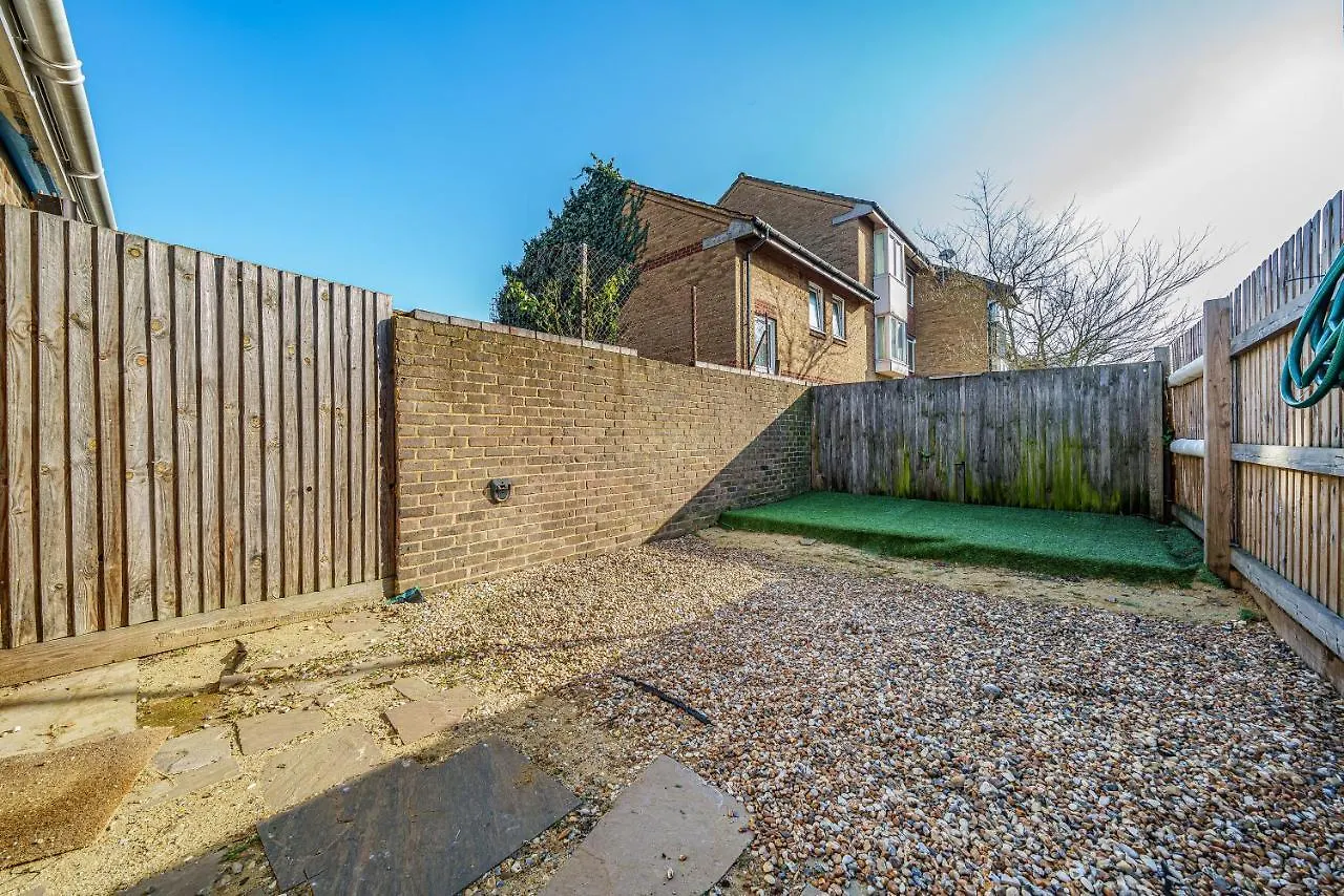 Entire House - Three Bed House In Peckham Apartment London