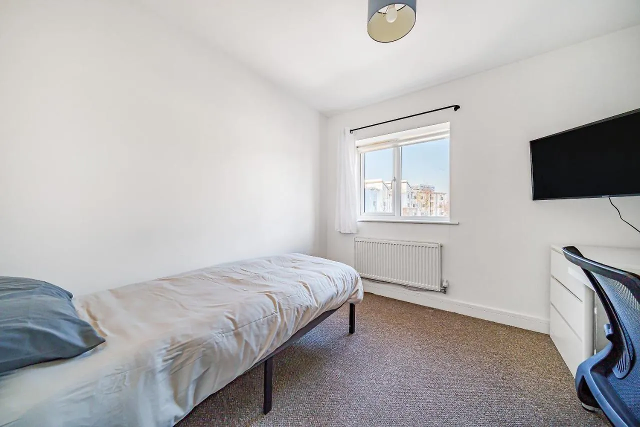 Entire House - Three Bed House In Peckham Apartment London 0*,  United Kingdom